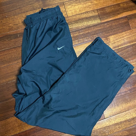 nike wind joggers